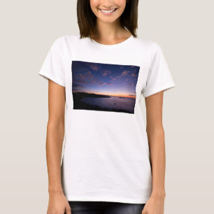 Camiseta Um por do sol sobre o oceano em Costa Rica