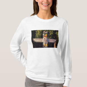 Camiseta Um poste totêmico em Vancouver, Canadá.