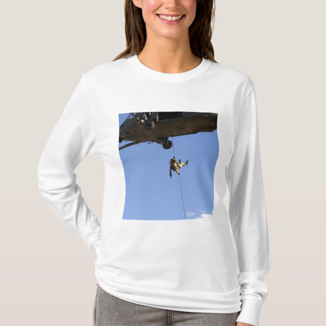 Camiseta Um rappels de um HH-60 (Frente)