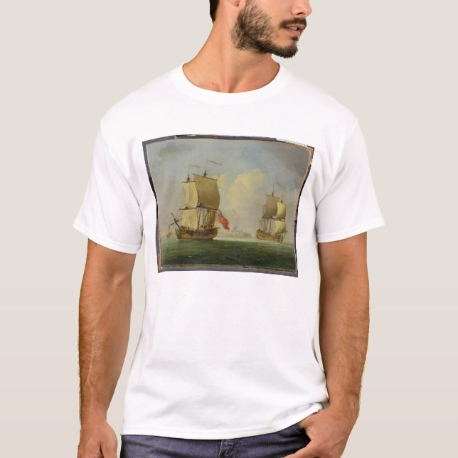 Camiseta Um Sloop inglês e uma fragata em uma brisa clara ( (Frente)