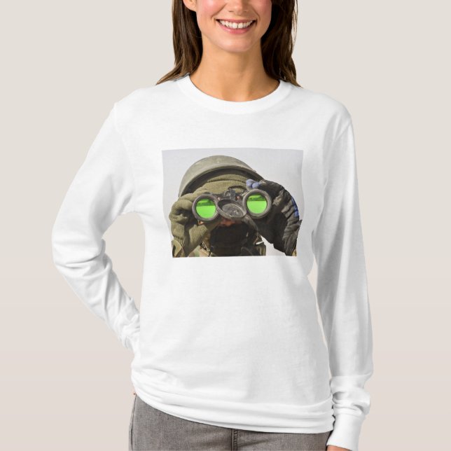 Camiseta Um soldado afegão varreu o horizonte (Frente)