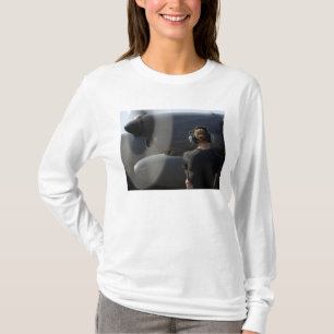Camiseta Um soldado monitora o desempenho