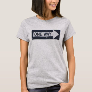 CAMISETA UM T-SHIRT DO SINAL DA MANEIRA