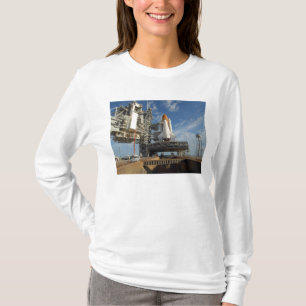 Camiseta Um vaivém espacial Atlantis da vista na plataform