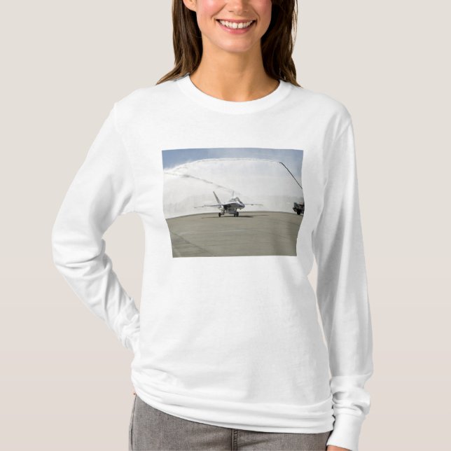Camiseta Uma aeronave F-18 (Frente)