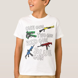 Camiseta Uma Arma Duas Armas Vermelha Arma Azul