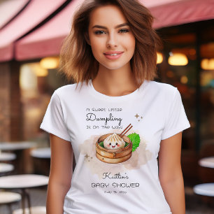 Camiseta Uma Doce e Pequena Chuvinha de Amor Tema de Chá de