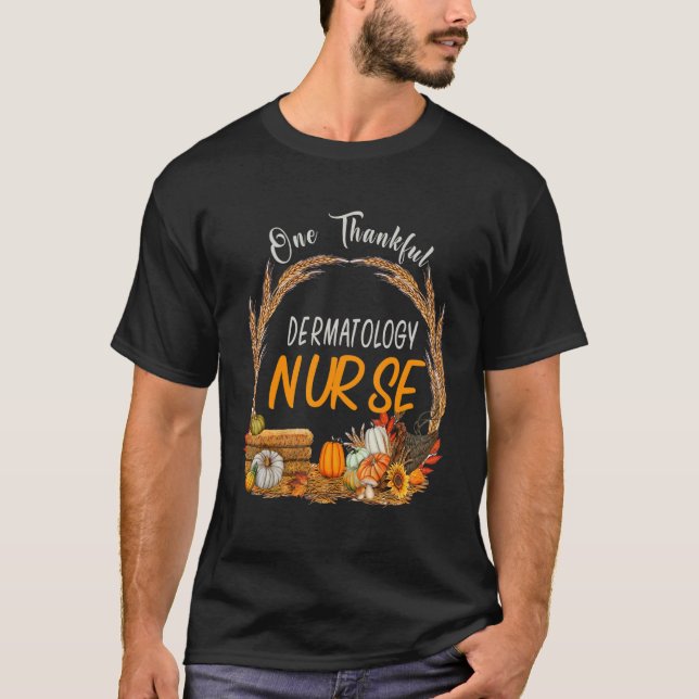 Camiseta Uma Enfermeira de Oncologia Agradável Graças a Nur (Frente)
