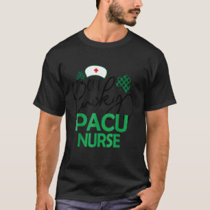 Camiseta Uma Enfermeira Pacu Sortuda No Dia De São Patrício