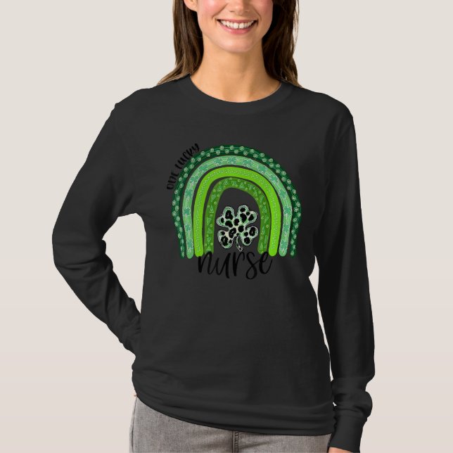 Camiseta Uma Enfermeira Sortuda Boho Rainbow Leopard Rua Ir (Frente)