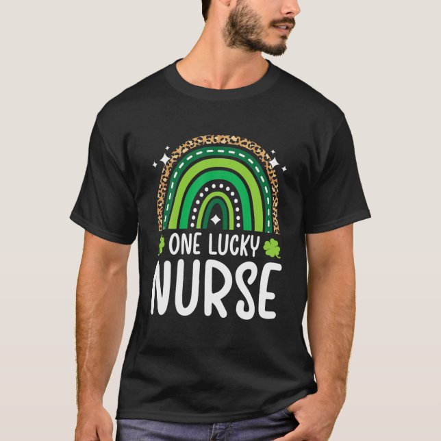 Camiseta Uma enfermeira sortuda Rainbow Leopard Nurse Rua d (Frente)