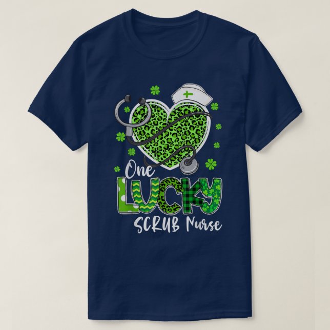 Camiseta Uma enfermeira sortuda Scrub RN ICU ER Dia de São  (Frente do Design)