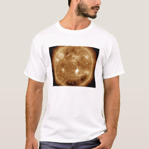 Camiseta Uma enorme explosão solar de classe X irrompe no S