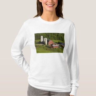 Camiseta Uma fazenda em Barnet Center, Vermont. Connecticut