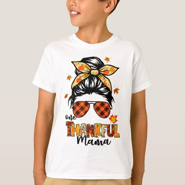 Camiseta Uma Feliz Mãe Engraçada Mensagem Chega outono Do Q (Frente)