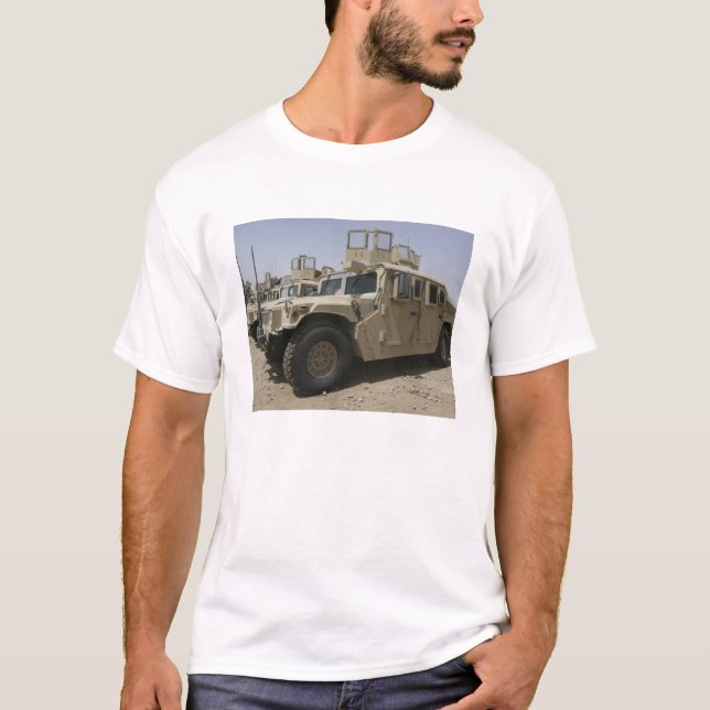 Camiseta Uma fileira de humores da Política Militar da Task (Frente)