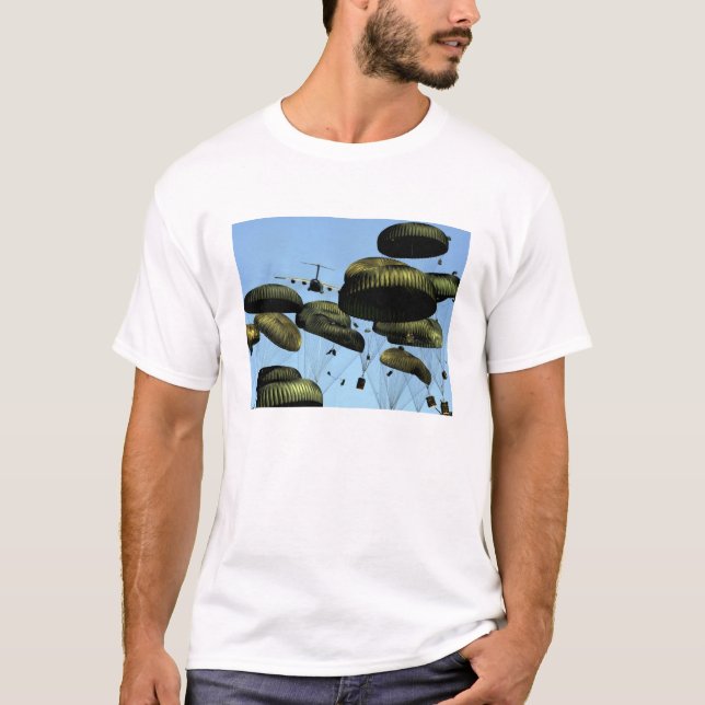 Camiseta Uma Força Aérea dos EUA C-17 Globemaster III (Frente)