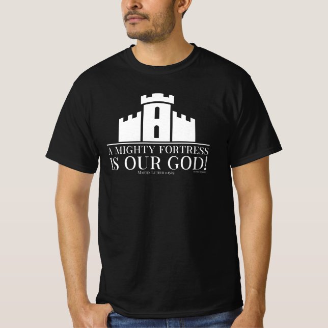 Camiseta Uma Fortaleza Poderosa É Nosso Deus (Frente)