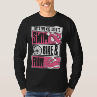 Camiseta Uma Garota Que Ama Nadar Ciclismo Corrida Triatlet