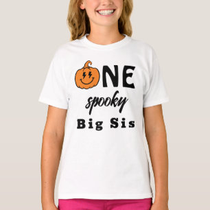 Camiseta Uma Grande Irmã Assustadora no Halloween para a Fa
