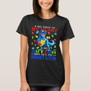 Camiseta Uma Grande Parte Do Meu Coração Tem Autismo E Ele