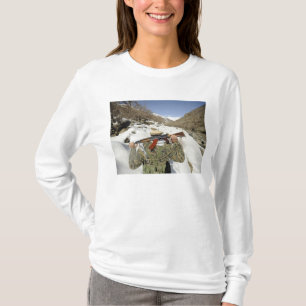Camiseta Uma Guarda Mujahadeen caminha com o membro militar