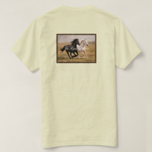 Camiseta Uma imagem enquadrada de dois cavalos majestosos c