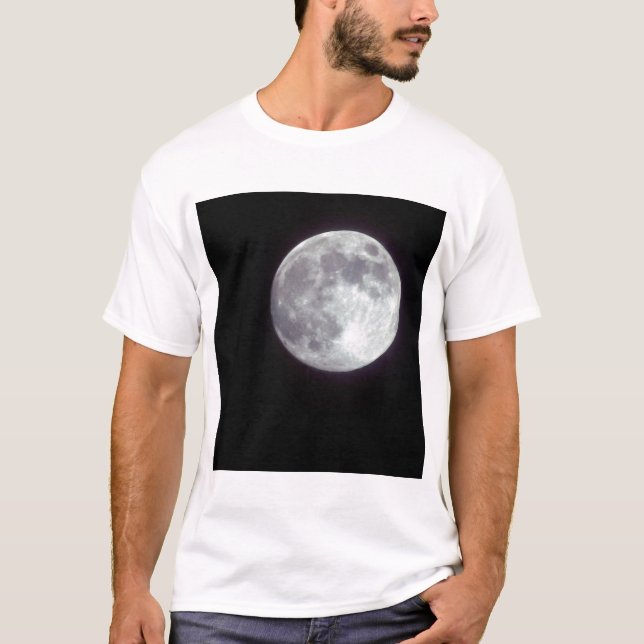 Camiseta Uma lua de cheio brilhante num céu noturno preto. (Frente)