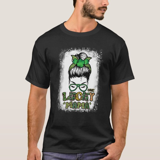 Camiseta Uma Lucky Mama Cute Messy Bun Saint Patrick S Day (Frente)