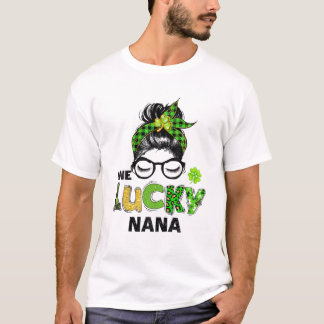 Camiseta Uma Lucky Nana Messy Bun Leopard Dia de São Patríc