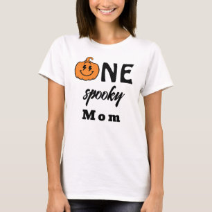 Camiseta Uma Mãe Assustadora no Halloween para Família Comb
