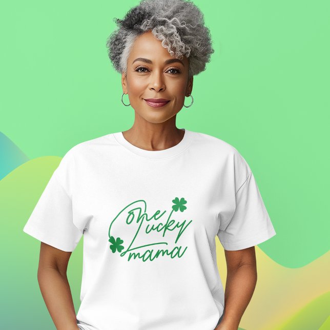 Camiseta Uma Mãe Sortuda (Perfect for St. Patrick's Day or any proud mom!)