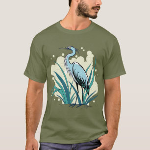 Camiseta Uma majestosa garça-azul permanece imponente em um
