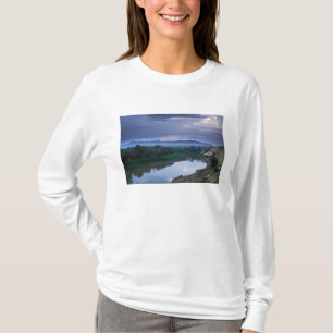 Camiseta Uma manhã tempestuosa, com nuvens ameaçadoras