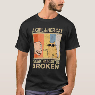 Camiseta Uma Menina e seu Gato Uma Obrigação Que não pode s
