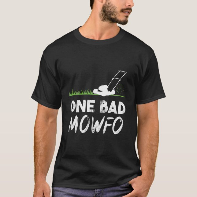 Camiseta Uma Mowfo Engraçada, Cuidados De Leitura Remando F (Frente)