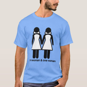 Camiseta UMA MULHER E UMA MULHER -.png