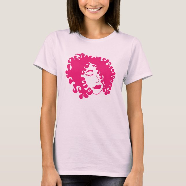 Camiseta Uma mulher gosta de você (Frente)