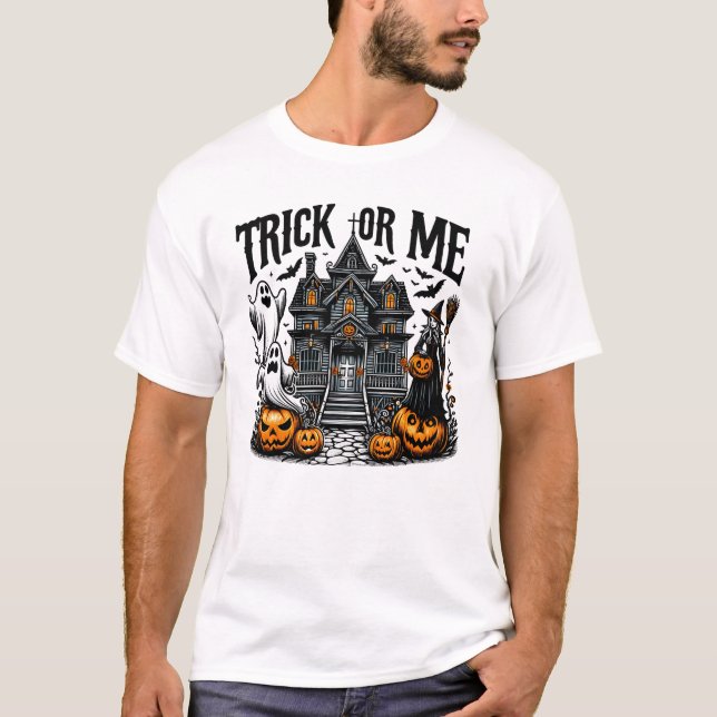 Camiseta Uma reunião de Halloween assustadora na casa assom (Frente)