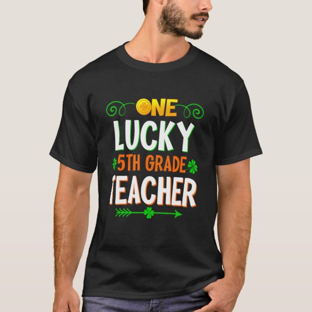 Camiseta Uma Rua-5 de-Professora da 1ª série Feliz, Patrick (Frente)