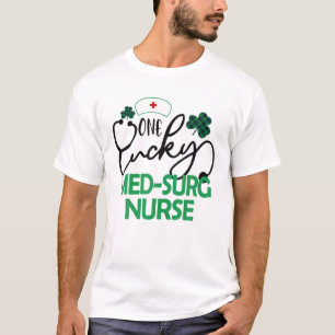 Camiseta Uma Rua de Enfermeira de Med-Surg, Dia de Patrick 