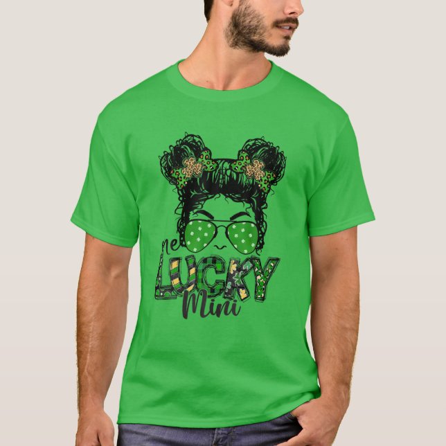 Camiseta Uma Rua Lucky Mini Messy Bun Leopard, Dia de Patri (Frente)