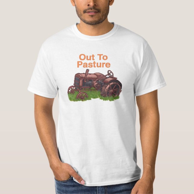 Camiseta Uma t-shirt do Agricultor de Trator Out to Pasture (Frente)