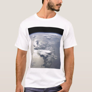 Camiseta Uma visão panorâmica da ilha de Hispaniola