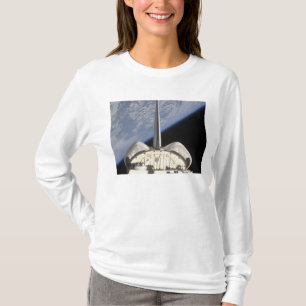 Camiseta Uma visão parcial do Endeavor do Ônibus Espacial