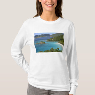 Camiseta Uma vista panorâmica da Baía de Caneel a partir de