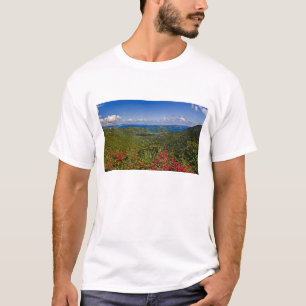 Camiseta Uma vista panorâmica da Baía de Cruse, St. John Il