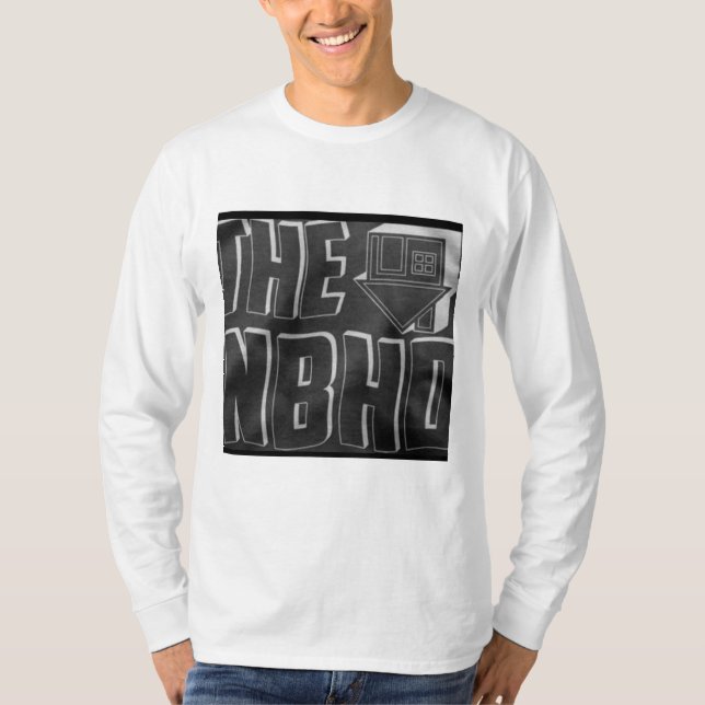 Camiseta Un design qui joue avec les lettres et les mots (Frente)
