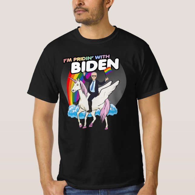 Camiseta UNICORN BIDEN - Eu sou PRIDIN' WIth Biden T-Shirt (Frente)
