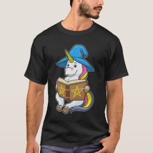Camiseta Unicorn como assistente com livro e chapéu